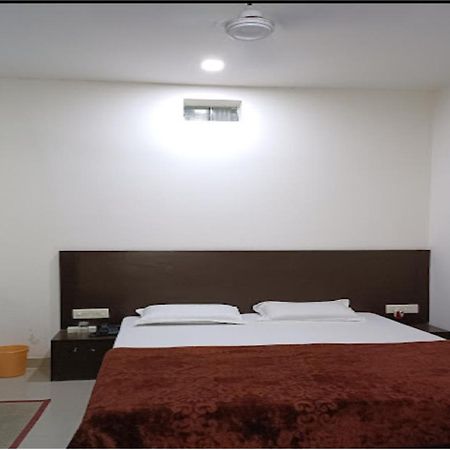 Supreme Guest House By Wb Inn Agra  Exterior photo