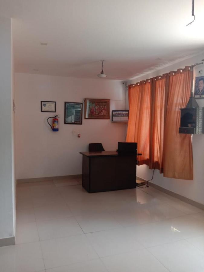 Supreme Guest House By Wb Inn Agra  Exterior photo
