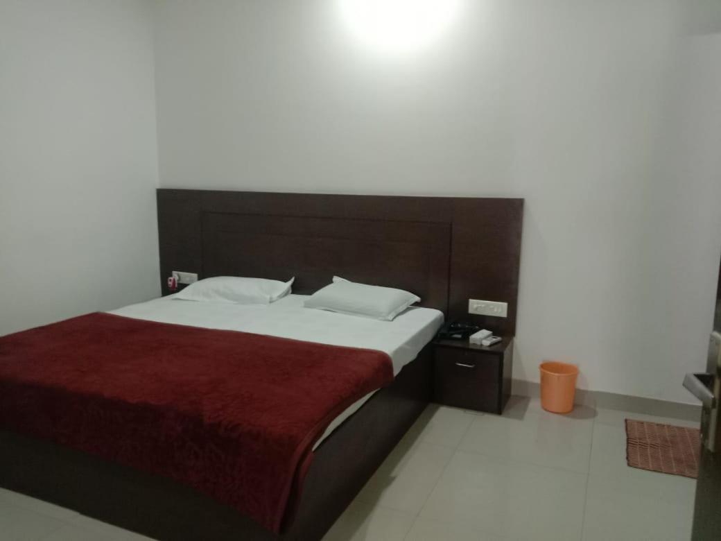 Supreme Guest House By Wb Inn Agra  Exterior photo