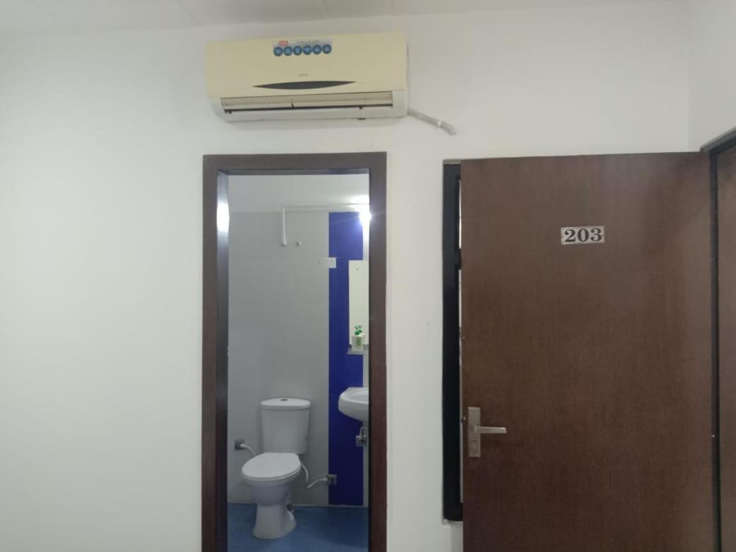 Supreme Guest House By Wb Inn Agra  Exterior photo